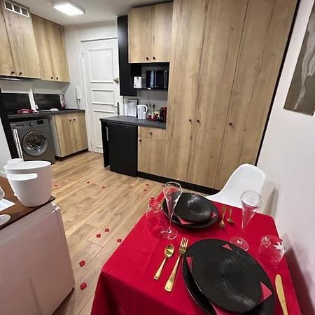 Love Room A Cannes - Appartement 25M2 Pour 2 Personnes Avec Un Jacuzzi Prive المظهر الخارجي الصورة